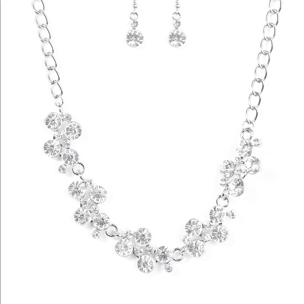 The Timeless Hollywood Necklace